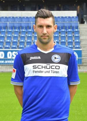 04.07.2017, Fussball, 2. LIGA, Saison 2017 2018, SCHÜCO-ARENA, BIELEFELD Fußball, GER, 2.BL, Portraittermin 2017 2018, DSC Arminia Bielefeld Stephan Salger (Arminia Bielefeld), Aktion, Einzelbild, Hoch, Portrait