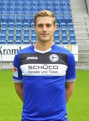04.07.2017, Fussball, 2. LIGA, Saison 2017 2018, SCHÜCO-ARENA, BIELEFELD Fußball, GER, 2.BL, Portraittermin 2017 2018, DSC Arminia Bielefeld Tom Schütz (Arminia Bielefeld), Aktion, Einzelbild, Hoch, Portrait