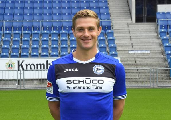 04.07.2017, Fussball, 2. LIGA, Saison 2017 2018, SCHÜCO-ARENA, BIELEFELD Fußball, GER, 2.BL, Portraittermin 2017 2018, DSC Arminia Bielefeld Tom Schütz (Arminia Bielefeld), Aktion, Einzelbild, Quer, Portrait