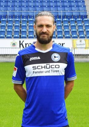 04.07.2017, Fussball, 2. LIGA, Saison 2017 2018, SCHÜCO-ARENA, BIELEFELD Fußball, GER, 2.BL, Portraittermin 2017 2018, DSC Arminia Bielefeld David Ulm (Arminia Bielefeld), Aktion, Einzelbild, Hoch, Portrait