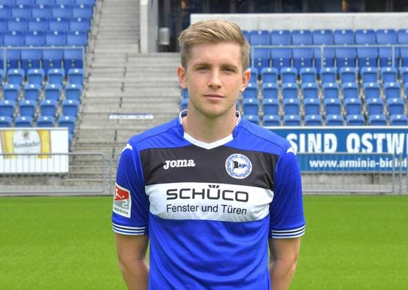 04.07.2017, Fussball, 2. LIGA, Saison 2017 2018, SCHÜCO-ARENA, BIELEFELD Fußball, GER, 2.BL, Portraittermin 2017 2018, DSC Arminia Bielefeld Patrick Weihrauch (Arminia Bielefeld), Aktion, Einzelbild, Quer, Portrait