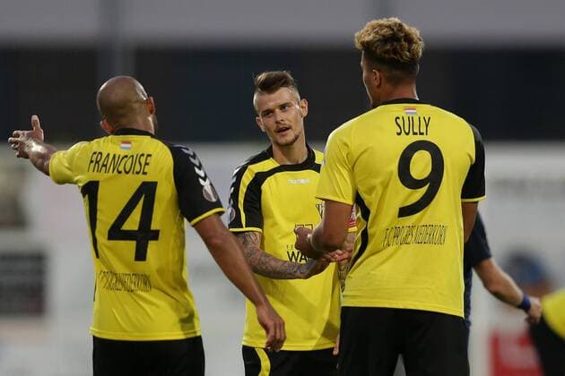 Fussball UEFA Europa League, Europa-Ligue, Europa League 2017 - 2018 13.07.2017, UEFA Europa League 2017-2018, Qualification Second Round, First Game, Luxemburg, Stade Municipal de la Commune de Differdange, Progres Niederkorn, Proges Niederkorn (LUX) - AEL Limassol (CYP) vl: Emmanuel Francoise (Niederkorn 14) - Sebastien Thill (Niederkorn 31) - Theo Sully (Niederkorn 9) ist enttaeuscht, ist frustriert, frust, zeigt Emotionen, is frustrated, shows emotions