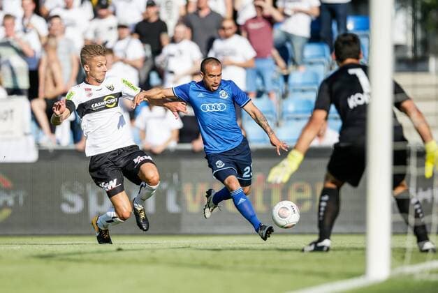13.07.2017, Cashpoint Arena, Altach, AUT, UEFA EL, Cashpoint SCR Altach vs FC Dinamo Brest, Qualifikation, 3. Runde, Hinspiel, im BildPhilipp Netzer, (SCR Altach, 05) und Leandro Gabriel Torres, (Dinamo Brest, 23) during the UEFA Europaleague Qualifier 3rd round, 1st leg match between Cashpoint SCR Altach and FC Dinamo Brest at the Cashpoint Arena in Altach, Austria on 2017 07 13. Altach EP_rin