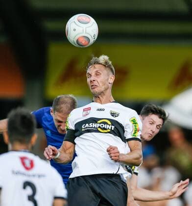 13.07.2017, Cashpoint Arena, Altach, AUT, UEFA EL, Cashpoint SCR Altach vs FC Dinamo Brest, Qualifikation, 3. Runde, Hinspiel, im Bild Kopfball Philipp Netzer, (SCR Altach, 05) during the UEFA Europaleague Qualifier 3rd round, 1st leg match between Cashpoint SCR Altach and FC Dinamo Brest at the Cashpoint Arena in Altach, Austria on 2017 07 13. Altach EP_rin