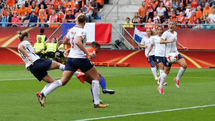 Fußball, Frauen EM, Niederlande - Norwegen Shanice van de Sanden (Holland, 7) erzielt das Tor zum 1:0, Treffer, Torerfolg, Action, Aktion, köpft, Kopfball, Fussball, UEFA Women s EURO 2017, Niederlande - Norwegen, xozx