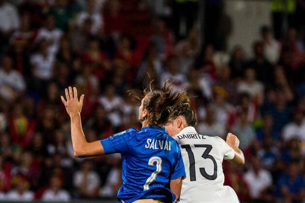 NLD, Tilburg, UEFA Women s Euro 2017, Deutschland (GER) vs Italien (ITA) 21.07.2017, Koenig Willem II Stadion , Tilburg, NLD, Tilburg, UEFA Women s Euro 2017, Deutschland (GER) vs Italien (ITA), im Bild picture shows Cecilia Salvai (Italien 2) (Italy 2) gegen Sara Daebritz (Deutschland 13) (Germany 13), nordphotox xRauch nph00251