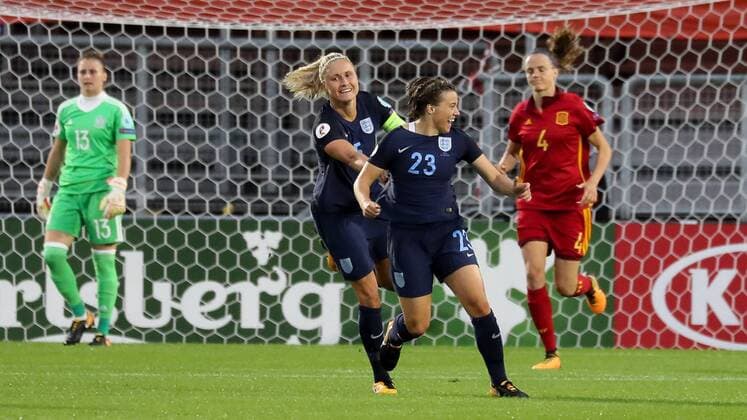 v.li.: Stephanie Jayne Houghton (Steph Houghton, England, 5) und Torschützin Francesca Kirby (Fran Kirby, England, 23), jubeln über das Tor zum 1:0, Jubel, Torjubel, Torerfolg, celebrate the goal, goal, celebration, Jubel ueber das Tor, optimistisch, Action, Aktion, Blitztor, Fussball, UEFA Women s EURO 2017, England - Spanien, xozx