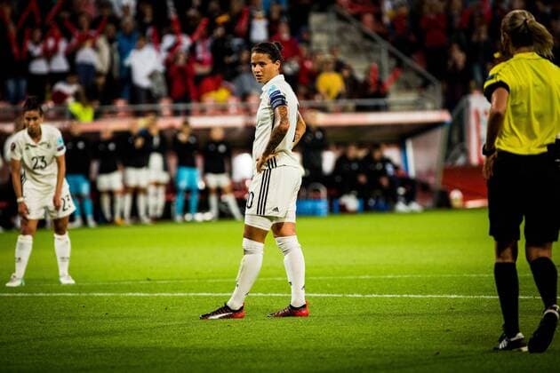 NLD, Tilburg, UEFA Women s Euro 2017, Russland (RUS) vs Deutschland (GER) 25.07.2017, Stadion Galgenwaard, Utrecht, NLD, Tilburg, UEFA Women s Euro 2017, Russland (RUS) vs Deutschland (GER), im Bild picture shows Dzsenifer Marozsan (Deutschland 10) (Germany 10) tritt zum Elfmeter an, nordphotox xRauch nph00251