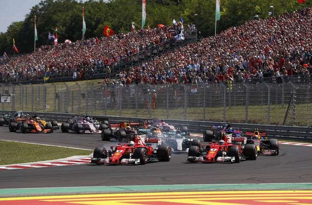 Motorsports: FIA Formula One World Championship WM Weltmeisterschaft 2017, Grand Prix of Hungary, 5 Sebastian Vettel (GER, Scuderia Ferrari), 7 Kimi Raikkonen (FIN, Scuderia Ferrari), 77 Valtteri Bottas (FIN, Mercedes AMG Petronas F1 Team), 33 Max Verstappen (NLD, Red Bull Racing), 44 Lewis Hamilton (GBR, Mercedes AMG Petronas F1 Team), Start Budapest Hungary xHOCHxZWEIx