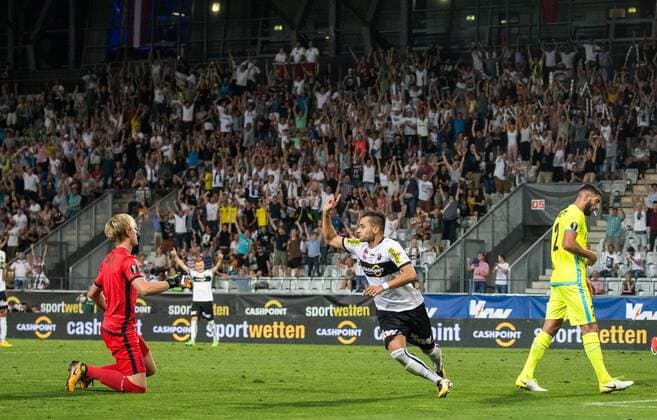 03.08.2017, Tivoli Stadion, Innsbruck, AUT, UEFA EL, Cashpoint SCR Altach vs KAA Gent, Qualifikation, 3. Runde, Rueckspiel, im Bild Torjubel nach dem 3:1 durch Kristijan Dobras (SCR Altach) during the UEFA Europaleague Qualifier 3rd round, 2nd leg match between Cashpoint SCR Altach and KAA Gent at the Tivoli Stadion in Innsbruck, Austria on 2017 08 03. Innsbruck EP_fei