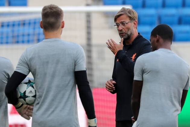 Jürgen Klopp (Kloppo, Trainer, Cheftrainer, Team Manager, LFC), gibt Anweisungen, gestikuliert, mit den Armen gestikulieren, gives instructions, gesticulate, beim Training am Vortag des Spiels, Abschlusstraining im Stadion, Übungseinheit, Spielvorbereitung, Action, Aktion, Fussball, UEFA Champions League Qualifikation, MD-1, TSG 1899 Hoffenheim - FC Liverpool, xozx