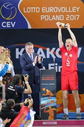 03.09.2017, Krakow, siatkowka, Mistrzostwa Europy, mecz finalowy, Niemcy - Rosja, Sergey Grankin (RUS), puchar, trophy, Germany - Russia, Eurovolley 2017 final, fot. Tomasz Jastrzebowski Foto Olimpik NEWSPIX.PL --- Newspix.pl FRANCE OUT! 20170903toja409