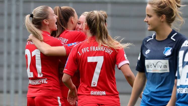 Spielerinnen 1. FFC Frankfurt jubeln über das Tor zum 0:1, Jubel, Torjubel, Torerfolg, celebrate the goal, goal, celebration, Jubel ueber das Tor, optimistisch, Action, Aktion, Fussball, Allianz Frauen-Bundesliga, TSG 1899 Hoffenheim - 1. FFC Frankfurt,