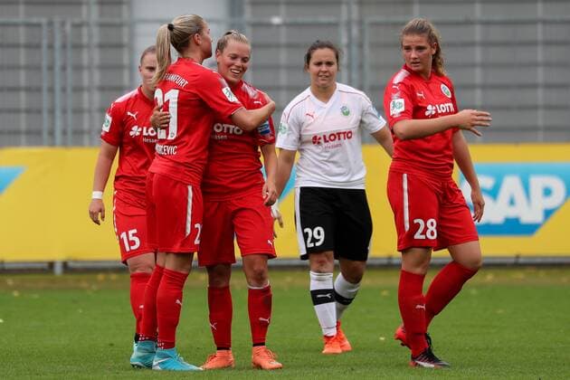 v.li.: Julia Matuschewski (Frankfurt, 15), Ana-Maria Crnogorcevic (Frankfurt, 21), Margarita Gidion (Frankfurt, 7), Bryane Heaberlin (Bry Heaberlin, Torwart, Frankfurt, 29), Lisa Ebert (Frankfurt, 28), Jubel nach dem Schlusspfiff, Sieg, Sieger, Gewinner, jubelt, jubeln, Freude, optimistisch, Action, Aktion, Fussball, Allianz Frauen-Bundesliga, TSG 1899 Hoffenheim - 1. FFC Frankfurt,