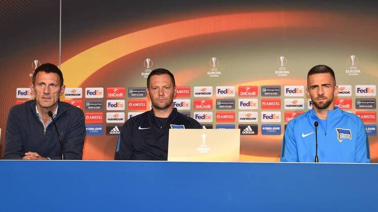 Fussball, Herren, 2017 18, UEFA EuroLeague, Hertha BSC, Pressekonferenz, Pressesprecher Max Jung (Hertha BSC), Cheftrainer Pal Dardai (Hertha BSC), Vedad Ibisevic (Nr. 19, Hertha BSC), 13.09.17, Copyright: xMichaelxHundtx xMatthiasxKochx