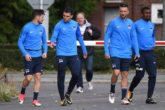 Fussball, Herren, UEFA Euroleague, Saison 2017 18, Hertha BSC, Training, Mathew Leckie (Nr. 11, Hertha BSC), Karim Rekik (Nr. 4, Hertha BSC), Vedad Ibisevic (Nr. 19, Hertha BSC), Salomon Kalou (Nr. 8, Hertha BSC), 13.09.17, Copyright: xMichaelxHundtx xMatthiasxKochx