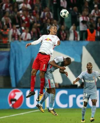 RB Leipzig - Monaco Fussball Champions League Leipzig, 13.09.2017, Red Bull Arena, Fussball, UEFA Champions League, Gruppe G, 1.Spieltag , RB Leipzig vs. AS Monaco , Im Bild von links; Yussuf Poulsen (9, RB Leipzig) und Djibril SidibŽ (19, Monaco). ,