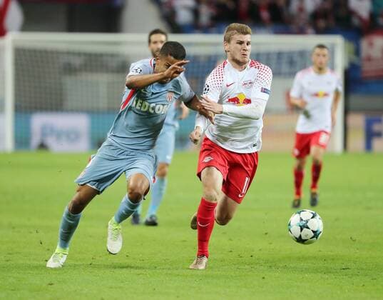 RB Leipzig - Monaco Fussball Champions League Leipzig, 13.09.2017, Red Bull Arena, Fussball, UEFA Champions League, Gruppe G, 1.Spieltag , RB Leipzig vs. AS Monaco 1:1 (1:1) , Im Bild von links; Jorge (6, Monaco) und Emil Forsberg (10, RB Leipzig). ,