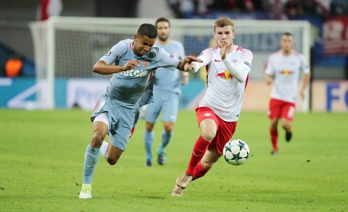 RB Leipzig - Monaco Fussball Champions League Leipzig, 13.09.2017, Red Bull Arena, Fussball, UEFA Champions League, Gruppe G, 1.Spieltag , RB Leipzig vs. AS Monaco 1:1 (1:1) , Im Bild von links; Jorge (6, Monaco) und Emil Forsberg (10, RB Leipzig). ,
