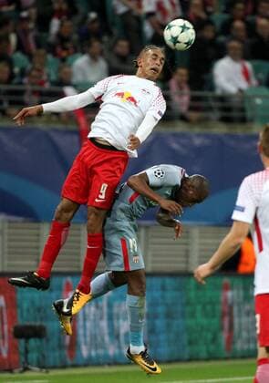 Bilder des Tages - SPORT GER, 1. FBL, Champions League, Vorrunde, RasenBallsport Leipzig vs AS Monaco 13.09.17 , Leipzig, Red Bull Arena, GER, 1.FBL, Saison 2017 2018, Chamions League, Vorrunde, 01. Spieltag, RasenBallsport Leipzig vs AS Monaco im Bild Yussuf Poulsen (Leipzig) gegen Youri Tielemans (Monaco)