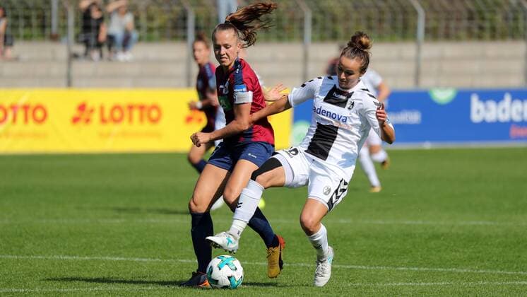 v.li.: Lia Wälti (Potsdam, 13), Lina Maria Magull (Freiburg, 16), Zweikampf, Duell, duel, tackle, tackling, Dynamik, Action, Aktion, Fussball, Allianz Frauen-Bundesliga, SC Freiburg - 1. FFC Turbine Potsdam, xozx
