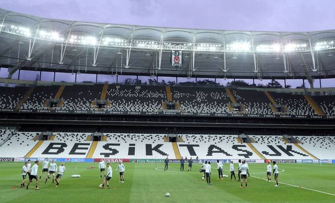 RB Leipzig - Training Fussball Champions League Istanbul, 25.09.2017, Vodafone Park, Fussball, UEFA Champions League, Gruppe G, 2.Spieltag , Besiktas Istanbul vs. RB Leipzig , Training am Vortag des Spieles. , Im Bild; RB Leipzig - Taining vor Stadionkulisse. ,