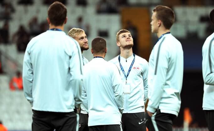 Besiktas Istanbul - RB Leipzig Fussball Champions League Istanbul, 26.09.2017, Vodafone Park, Fussball, UEFA Champions League, Gruppe G, 2.Spieltag , Besiktas Istanbul vs. RB Leipzig , Im Bild; Konrad Laimer (27, RB Leipzig) und Timo Werner (11, RB Leipzig) vor dem Spiel. ,