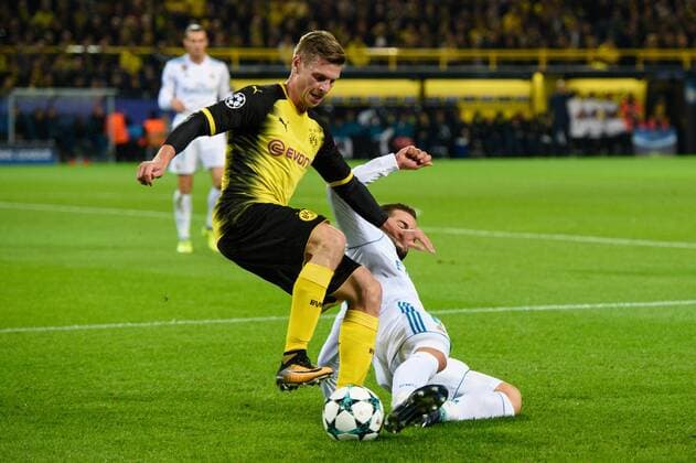 GER, UEFA CL, Borussia Dortmund (GER) vsÊReal Madrid (ESP) 26.09.2017, Signal Iduna Park, Dortmund, Group stage, Gruppe H, GER, UEFA CL, Borussia Dortmund (GER) vsÊReal Madrid (ESP), im Bild Zweikampf zwischen Lukasz Piszczek ( 26 Dortmund) und Nacho Fernandez (Real Madrid 6) nordphotox xKurth nph00016