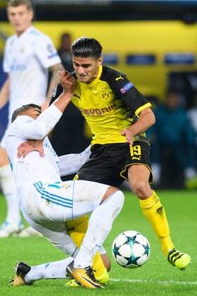 GER, UEFA CL, Borussia Dortmund (GER) vs Real Madrid (ESP) 26.09.2017, Signal Iduna Park, Dortmund, Group stage, Gruppe H, GER, UEFA CL, Borussia Dortmund (GER) vs Real Madrid (ESP), im Bild Zweikampf zwischen Casemiro (Real Madrid 14) und Mahmoud Dahoud ( 19 Dortmund) nordphotox xKurth nph00016
