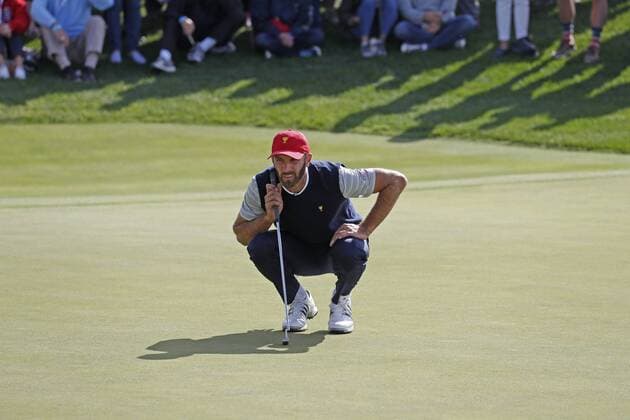 JERSEY CITY, NJ - SEPTEMBER 30: USA golfer Dustin Johnson lines up a putt on the 14th hole during the third round of the Presidents Cup at Liberty National Golf Club on September 30, 2017 in Jersey City, New Jersey. (Photo by Brian Spurlock Icon Sportswire) GOLF: SEP 30 PGA Golf Herren - The Presidents Cup - Third Round Icon170930371 EDITORIAL USE ONLY