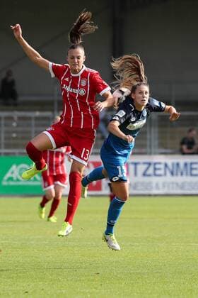 v.li.: Lucie Vonkova (FCB, 13), Isabella Hartig (TSG, 13), Kopfball, header, Zweikampf in der Luft, Aktion, Action, Fussball, Allianz Frauen-Bundesliga, TSG 1899 Hoffenheim - FC Bayern München, xozx