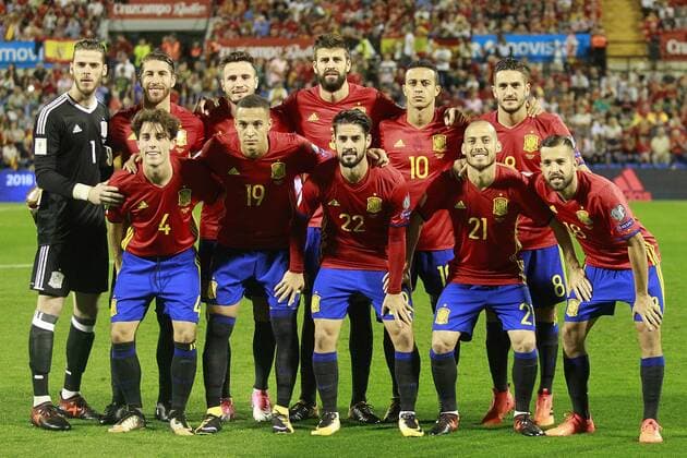 Spain s team photo with David De Gea, Sergio Ramos, Saul Niguez, Gerard Pique, Thiago Alcantara, Koke Resurreccion, Alvaro Odriozola, Rodrigo Moreno, Isco Alarcon, David Jimenez Silva and Jordi Alba during FIFA World Cup WM Weltmeisterschaft Fussball 2018 Qualifying Round match. October 6,2017. (2017100640)
