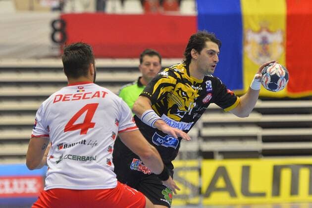 Handball, CL, Dinamo Bukarest - Reale Ademar Dinamo Bucharest - Abanca Ademar Leon, during 2017 2018 EHF Men s Champions League Group Phase, 15 October 2017, Dinamo Hall, Bucuresti, Romania Federico Matias Vieyra, Abanca Ademar Leon s player, during the game Dinamo Bucharest - Abanca Ademar Leon, for the 2017 2018 EHF Men s Champions League Group Phase, 15 October 2017, Dinamo Hall, Bucuresti, Romania Copyright: xAlexxNicodimx