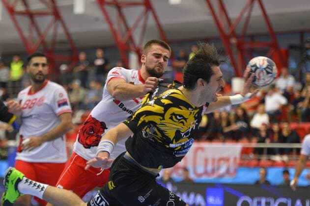 Handball, CL, Dinamo Bukarest - Reale Ademar Dinamo Bucharest - Abanca Ademar Leon, during 2017 2018 EHF Men s Champions League Group Phase, 15 October 2017, Dinamo Hall, Bucuresti, Romania Federico Matias Vieyra, Abanca Ademar Leon s player, during the game Dinamo Bucharest - Abanca Ademar Leon, for the 2017 2018 EHF Men s Champions League Group Phase, 15 October 2017, Dinamo Hall, Bucuresti, Romania Copyright: xAlexxNicodimx