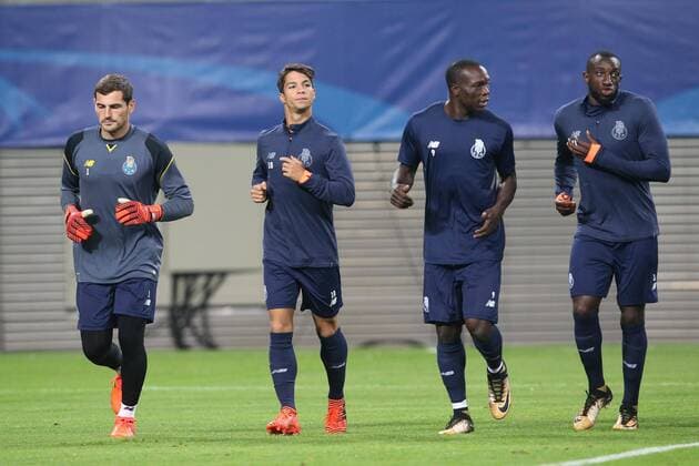 Training Porto Champions League Leipzig, 16.10.2017, Red Bull Arena, Fussball, UEFA Champions League, Gruppe G, 3.Spieltag, Training am Vortag des Spiels , RB Leipzig vs. FC Porto , FC Porto Training. Im Bild: Torwart Iker Casillas (1, Porto), Oliver Torres (10, Porto), Vincent Aboubakar (9, Porto) und Moussa Marega (11, Porto)