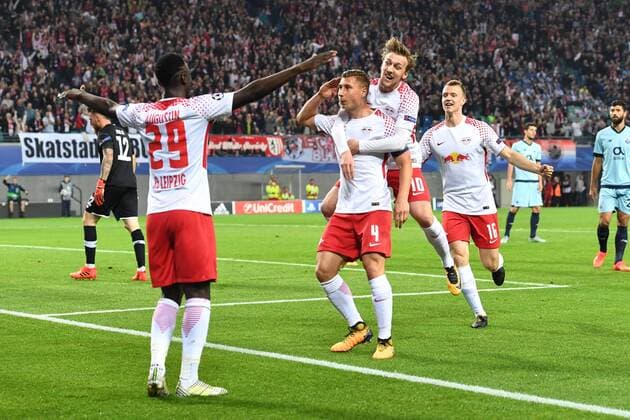 Fussball, Herren, Saison 2017 2018, Champions League (Gruppe G, 3. Spieltag), RB Leipzig - FC Porto, Jubel nach dem Tor zum 1:0, Jean-Kevin Augustin (Nr. 29, RB Leipzig), Willi Orban (Nr. 4, RB Leipzig), Emil Forsberg (Nr. 10, RB Leipzig), Lukas Klostermann (Nr. 16, RB Leipzig), 17.10. 2017, Copyright: xMatthiasxKochx