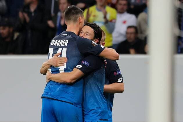 v.li.: Sandro Wagner (Hoffenheim, 14), Torschütze Nico Schulz (Hoffenheim, 16), Philipp Ochs (Hoffenheim, 30, verdeckt), jubeln über das Tor zum 3:0, Jubel, Torjubel, Torerfolg, celebrate the goal, goal, celebration, Jubel ueber das Tor, optimistisch, Action, Aktion, Fussball, UEFA Europa League, TSG 1899 Hoffenheim - Istanbul Basaksehir,