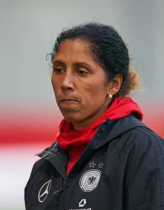 Steffi JONES, Trainerin Cheftrainerin DFB Damen Emotionen, enttaeuscht, Enttaeuschung, Frust, frustriert, Trauer ,traurig, verzweifelt, Verzweiflung Halbfigur , Aktion, Einzelbild, Portrait, Portraet, Einzelaktion DEUTSCHLAND - ISLAND Fussball Laenderspiel Damen Qualifikation zur WM 2019 in Frankreich , Wiesbaden, Deutschland 20.10.2017
