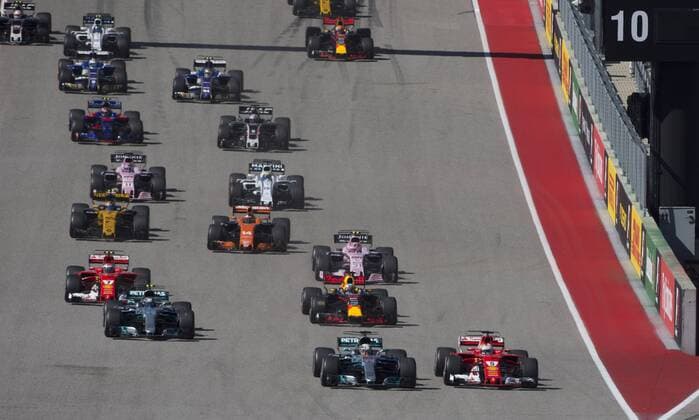 Motorsports: FIA Formula One World Championship WM Weltmeisterschaft 2017, Grand Prix of United States, Start, 44 Lewis Hamilton (GBR, Mercedes AMG Petronas F1 Team), 5 Sebastian Vettel (GER, Scuderia Ferrari), 77 Valtteri Bottas (FIN, Mercedes AMG Petronas F1 Team), 3 Daniel Ricciardo (AUS, Red Bull Racing), 7 Kimi Raikkonen (FIN, Scuderia Ferrari), 31 Esteban Ocon (FRA, Sahara Force India F1 Team), Austin United States of America