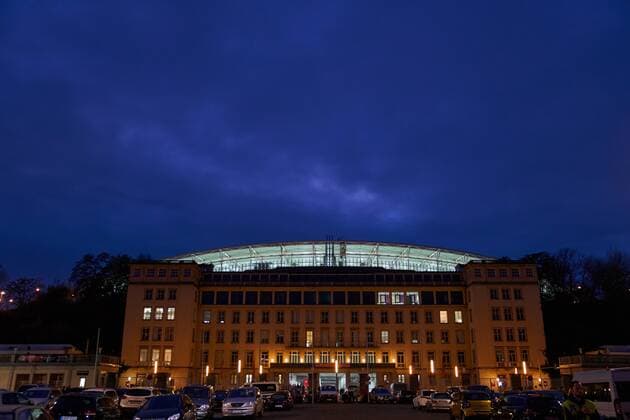 Red Bull Arena Stadion, Fussballstadion, Aussenansicht, Architektur, aussen, Arena, RB LEIPZIG - FC BAYERN MUENCHEN 5-6 n.Elfmeterschiessen Fussball DFB-Pokal: Zweite Runde, R e d B u l l - A r e n a, Leipzig am 25.10.2017, Saison 2017 2018, BVB,