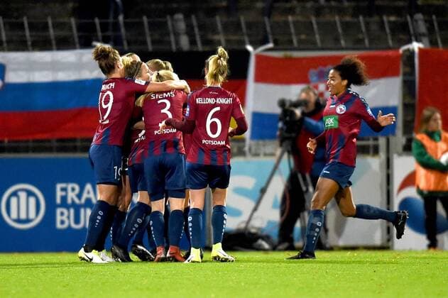 Fussball, Frauen, 1. Bundesliga, Saison 2017 18, 6. Spieltag, 1. FFC Turbine Potsdam - 1. FFC Frankfurt, Jubel nach dem Tor zum 1:0, p19, Svenja Huth (Nr. 9, 1. FFC Turbine Potsdam), Caroline Siems (Nr. 3, 1. FFC Turbine Potsdam), Elise Kellond-Knight (Nr. 6, 1. FFC Turbine Potsdam), Eseosa Aigbogun (Nr. 16, 1. FFC Turbine Potsdam), 30.10.17, Copyright: xMichaelxHundtx xMatthiasxKochx