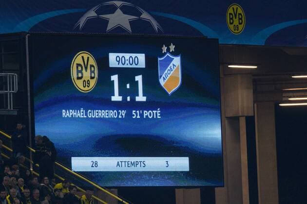 GER, UEFA CL, Borussia Dortmund (GER) vsÊApoel FC (CYP) 01.11.2017, Signal Iduna Park, Dortmund, Group stage, Gruppe H, GER, UEFA CL, Borussia Dortmund (GER) vsÊApoel FC (CYP), im Bild Anzeigetafel mit Endstand 1-1