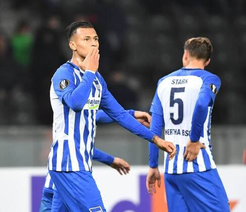 Fussball, Herren, Saison 2017 2018, UEFA Europa League (Gruppe J, 4. Spieltag), Hertha BSC - Sorja Luhansk, Davie Selke (Hertha BSC), Niklas Stark (Hertha BSC), Jubel nach Tor zum 2:0, 02.11. 2017, Copyright: xMatthiasxKochx