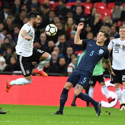 Bilder des Tages - SPORT Fussball, Herren, Nationalmannschaft, Länderspiel, Freundschaftsspiel England- Deutschland,10.11.2017, Wembley Stadium London, Ikay Gündogan , Deutschland,Jone Stones, England,