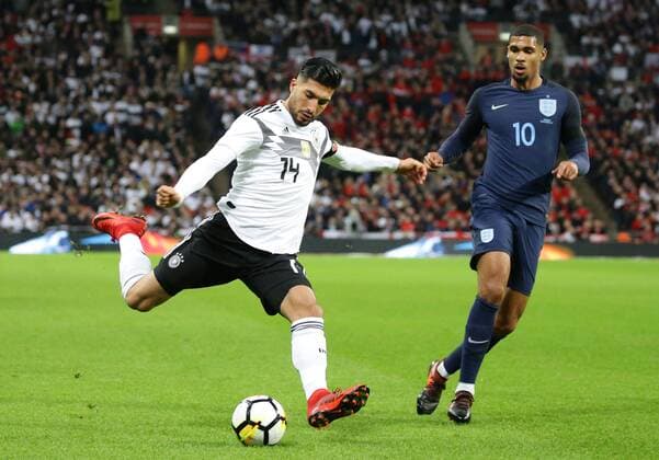 London , Fußball Länderspiel England vs. Deutschland , von links: Emre Can ( GER ) Ruben Luftus - Cheek ( ENG )