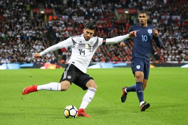 London , Fußball Länderspiel England vs. Deutschland , von links: Emre Can ( GER ) Ruben Luftus - Cheek ( ENG )