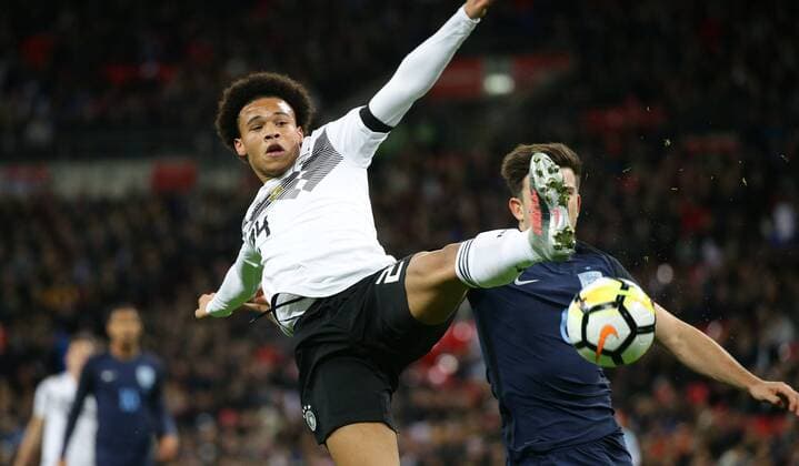 London , Fußball Länderspiel England vs. Deutschland , von links: Leroy Sane ( GER ) Harry Maguire ( ENG )