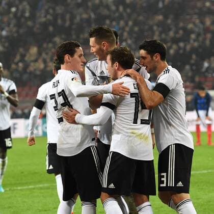 Fussball, Herren, Nationalmannschaft, Länderspiel, Freundschaftsspiel Deutschland- Frankreich ,14.11.2017, Rheinenergiestadion Köln, Niklas Süle Sebastian Rudy, Mario Götze, Lars Stindl alle Deutschland, Torjubel