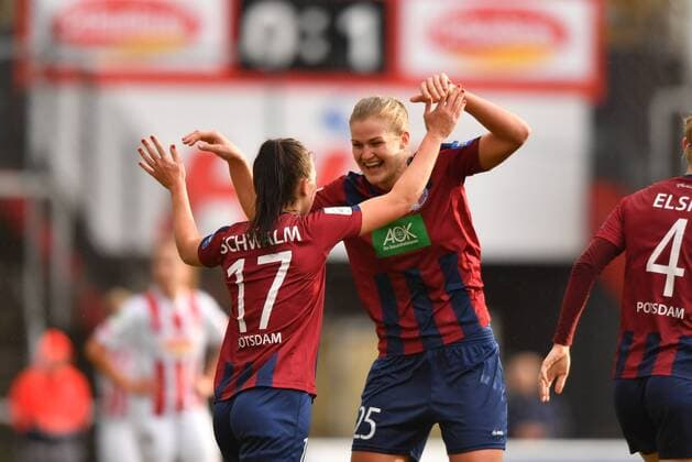 Jubel, Freuen, celebrate, happy, cheer , Goal Celebration 0:2 Turbine Potsdam Torschützin Viktoria Schwalm (Potsdam, 17) mit Rahel Kiwic (Potsdam, 25), Fussball, Allianz Frauen-Bundesliga, 1. FC Köln - 1.FFC Turbine Potsdam,