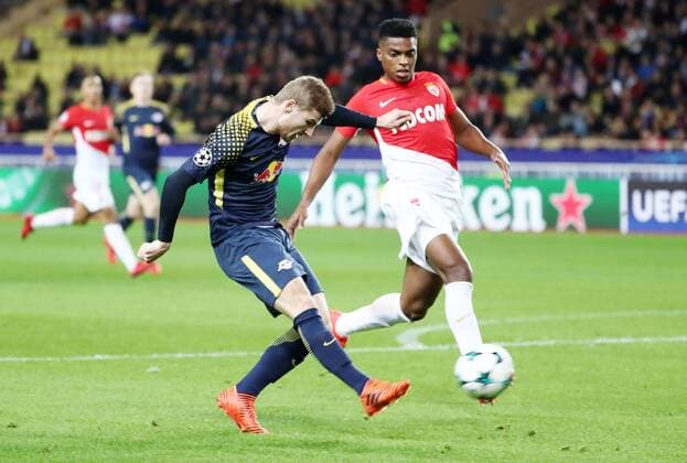 AS Monaco - RB Leipzig Fussball Champions League Monaco, 21.11.2017, Stade Louis II, Fussball, Champions League, Gruppe G, 5. Spieltag , AS Monaco vs. RB Leipzig , Im Bild v.l.: Timo Werner (11, Leipzig) und Jemerson (5, Monaco). ,